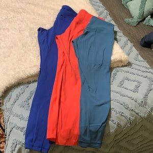 3 pairs of size 10 lulu lemon leggings.
